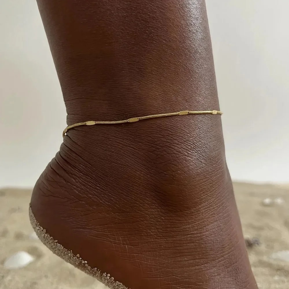 Chaîne de cheville minimaliste - Jc Jewelry & Watches Photos avis et prix